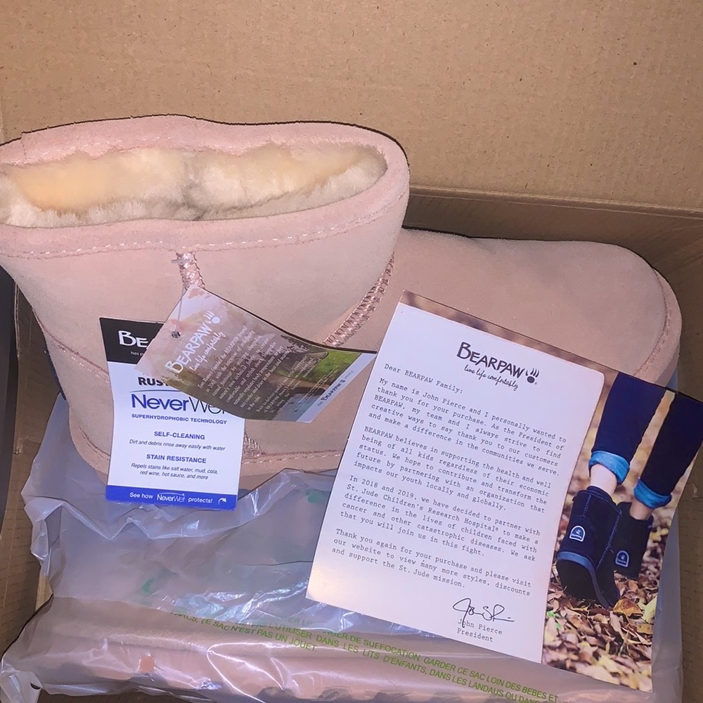 Bearpaw Short Boots